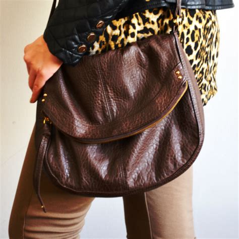 look bolsa transversal feminina grande|bolsas transversais.